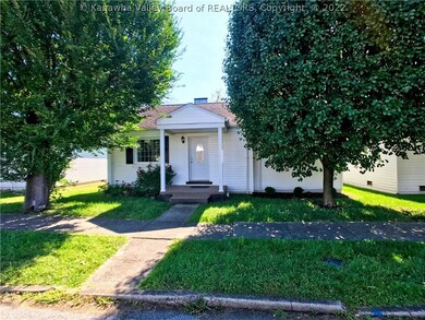 438 19th St, Dunbar, WV 25064 - photo 2