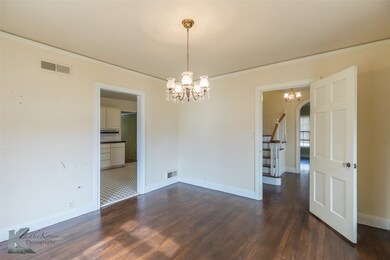 341 N 3rd Ave, Munday, TX 76371 - photo 7