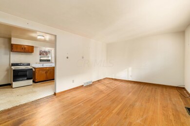 Living Room/Entry