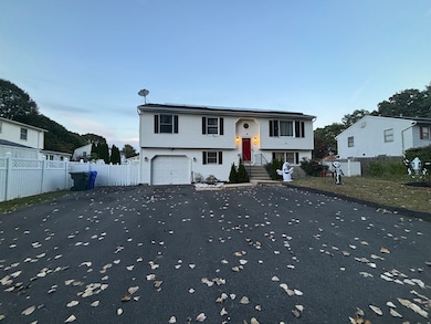 14 Pine Needle Ln, Springfield, MA 01118 - photo 2