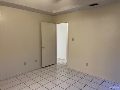 521 Tulip Cir, Alamo, TX 78516 - photo 5