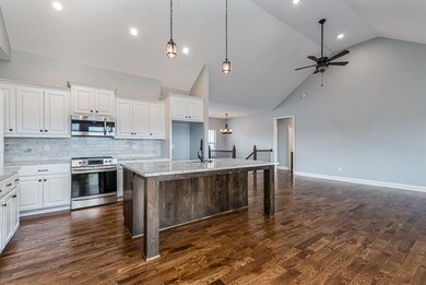 2703 Stone Creek Ave, Tonganoxie, KS 66086 - photo 6