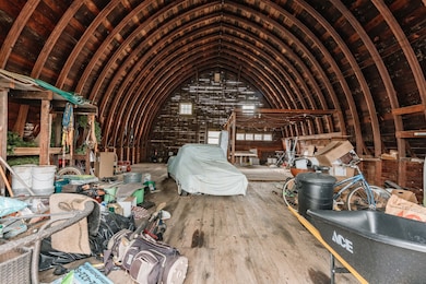 AaaaaMAZING Barn