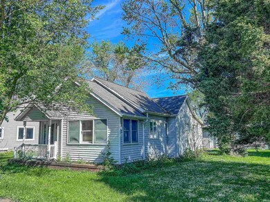 315 W Butcher St, Geneva, IN 46740 - photo 2