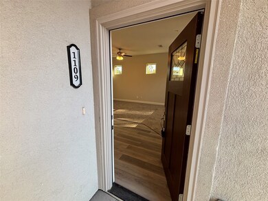 504 Nursery Rd unit 1109, the Woodlands, TX 77380 - photo 2