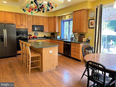 670 Cherrydale Dr, Lafayette Hill, PA 19444 - photo 4