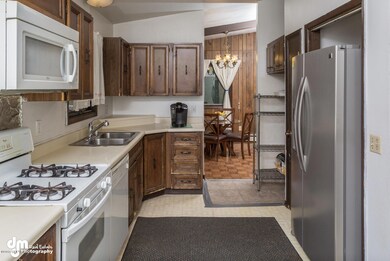 2521 Chandalar Dr Anchorage AK-large-006
