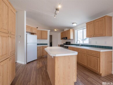 215 Glen Vista Dr, Dayton, NV 89403 - photo 4