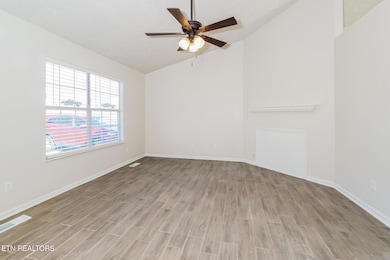004-photo-living-room-14391320