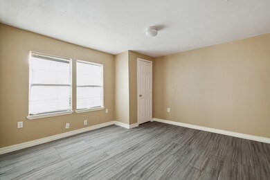 3622 Rebecca St, Houston, TX 77021 - photo 3