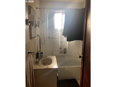 363 N Douglas St, Canby, OR 97013 - photo 6