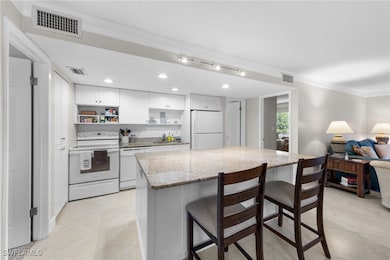 216 Palm Dr unit 5, Naples, FL 34112 - photo 3