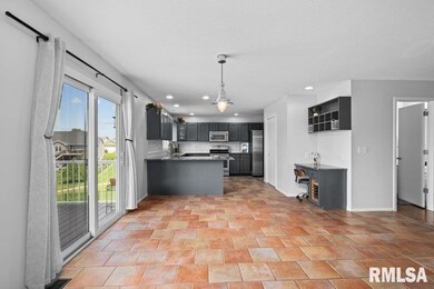 206 Shawnee Ct, Park View, IA 52748 - photo 7