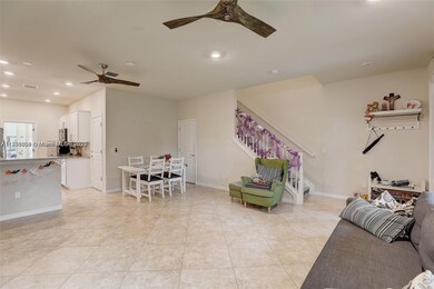 5182 Eucalyptus Dr unit 4, Hollywood, FL 33021 - photo 6