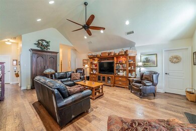 101 Shady Valley Cir, Weatherford, TX 76086 - photo 3