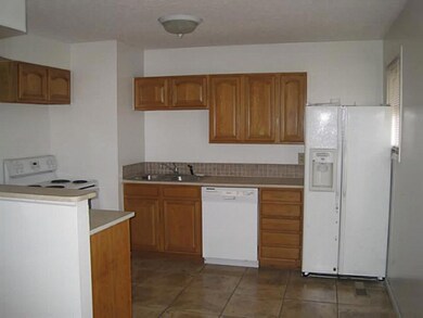 1061 S Ashburton Rd, Columbus, OH 43227 - photo 4