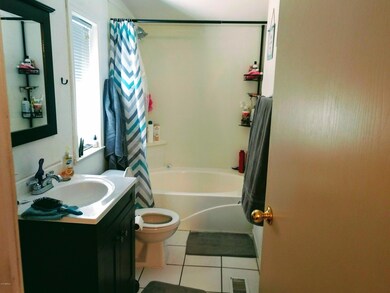 MASTER BATH ROOM