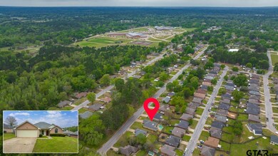 1709 1709 Peach St, Kilgore, TX 75662 - photo 4