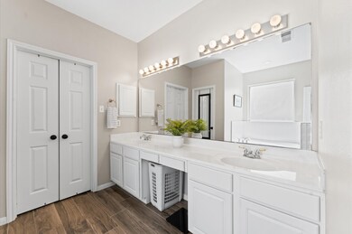 13606 Country Hill Ct, Tomball, TX 77375 - photo 7