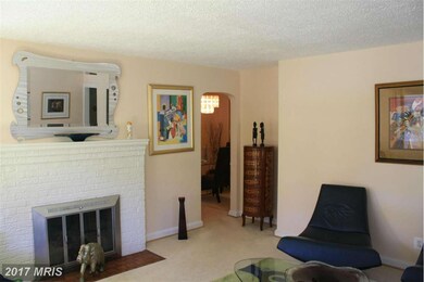 6424 Knollbrook Dr, Hyattsville, MD 20783 - photo 6