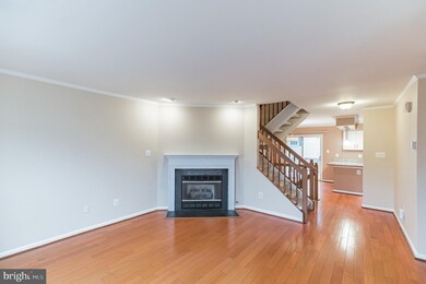 45597 Whitcomb Square, Sterling, VA 20166 - photo 4