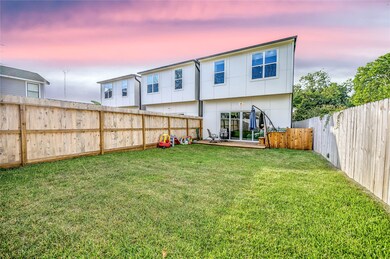 618 W 25th St, Houston, TX 77008 - photo 2
