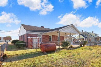 1308 W Main St, Williamston, NC 27892 - photo 4