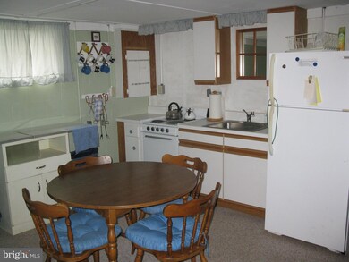 1704 Sticky Kline Rd, Berkeley Springs, WV 25411 - photo 5