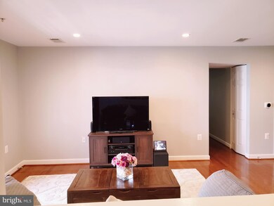 4111 S Four Mile Run Dr unit 301, Arlington, VA 22204 - photo 5