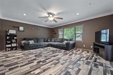 1669 10th St NW, Cedar Rapids, IA 52405 - photo 4