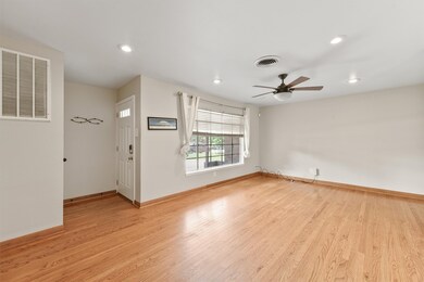 2206 Libbey Dr, Houston, TX 77018 - photo 4