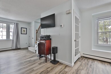 10 Chestnut Cir, MerriMacK, NH 03054 - photo 5