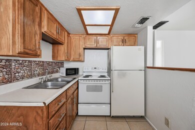 1119 E Eva St unit B, Phoenix, AZ 85020 - photo 7