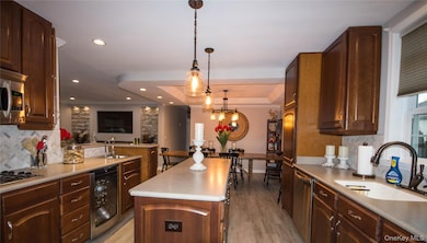 519 Old Country Rd unit 519, Riverhead, NY 11901 - photo 2