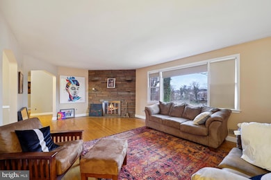 2004 Jameson St, Temple Hills, MD 20748 - photo 4