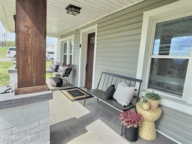 165 Lake Shore Ln, La Follette, TN 37766 - photo 6