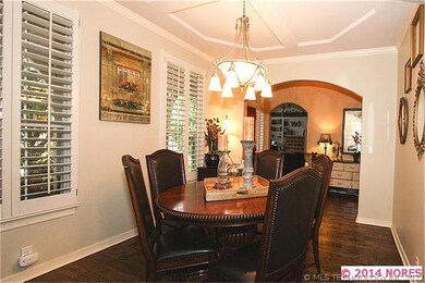 Fantastic Dining Room w/Plantation Shutters and Be