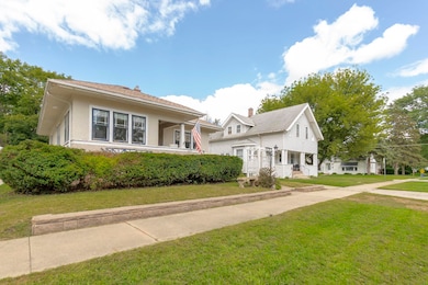 2006 W 3rd St, Waterloo, IA 50701 - photo 2