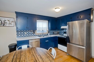 27 Miami St, West Springfield, MA 01089 - photo 4