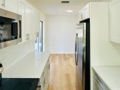 5739 Dartmouth Ave N, Saint Petersburg, FL 33710 - photo 2