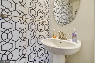 5593 Barnstormers Ln, Waldorf, MD 20602 - photo 4