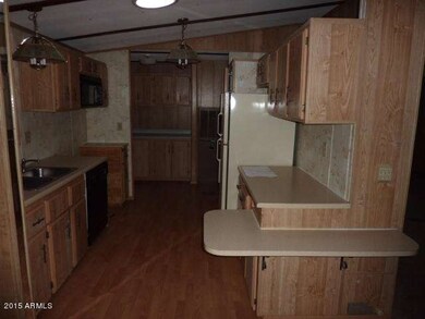 023-518221 Kitchen additional view