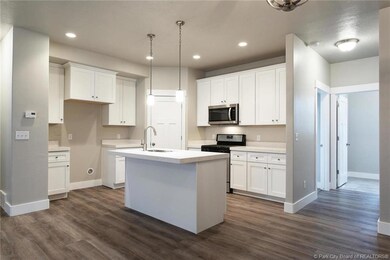 904 S 2580 E unit 16, Spanish Fork, UT 84660 - photo 6