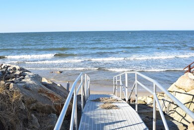 188Winslow Beach