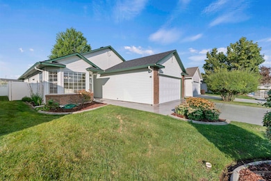 239 E Spinosa Dr, Meridian, ID 83646 - photo 2