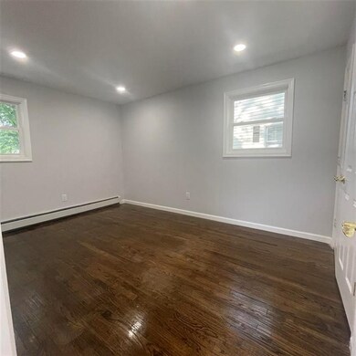 49 Suburbia Ct, Jersey City, NJ 07305 - photo 3