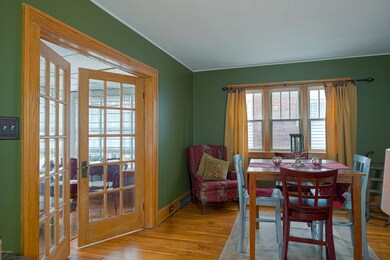 main level living space 2