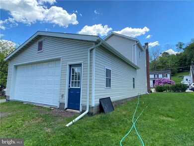 201 W Main St, Weatherly, PA 18255 - photo 2