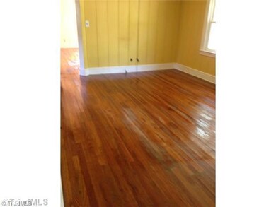 2nd Bedroom.