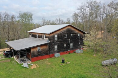 1294 Howell Hollow Rd, Clifton, TN 38425 - photo 4